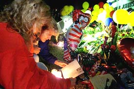 Texans read tributes to the astronauts