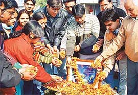 Students of Punjab Engineering College pay tributes to Kalpana Chawla at a condolence meet organised in the college in Chandigarh