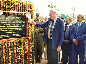 The British Minister for Nature Conservation, Environment and Biodiversity, Mr Elliot Morely, opens Vulture Captive Care Centre at Pinjore 