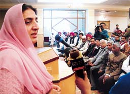 Mrs Rajinder Kaur Bhattal, Agriculture and Rural Development Minister, Punjab, addresses the representatives of the Punjab Pradesh Beopar Mandal