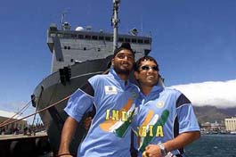 Indian cricketers Harbhajan Singh and Sachin Tendulkar 