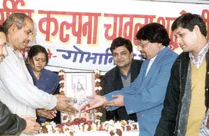 Residents of Najafgarh condole the death of India-born Kalpana Chawla and others in the Columbia crash 