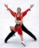 Chinese figure skaters Shen Xue and Zhou Hongbo perform