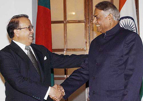 External Affairs Minister Yashwant Sinha with his Bangladesh counterpart