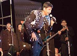 Gurdas Mann performs on the Panjab University campus, Chandigarh