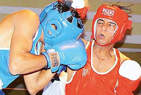 Anil Khandwal from Uttranchal knocked out Amarjit Singh of Punjab at the 10th All India Inviation A.K. Misra Memorial Boxing Championship 