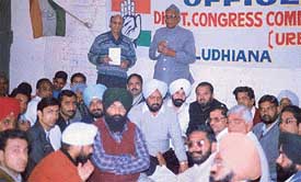 A veteran freedom fighter and president of the All-India Freedom Fighters Association, Dewan Jagdish Chander