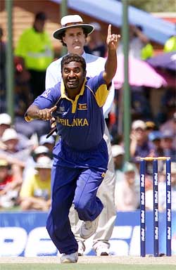 Sri Lanka's Muttiah Muralitaran celebrates after dismissing Australia�s Matthew Hayden