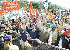 Six kisan unions under the banner of the Bharatiya Kisan Union hold a rally at Matka Chowk in Chandigarh