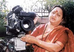 Chandramannii preparing for a shot.