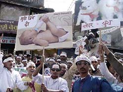 Youths protest against the US-led attack on Iraq