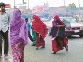People run for shelter as heavy downpour lashed Ludhiana