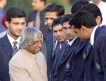 President APJ Abdul Kalam meets the members of the Indian cricket team