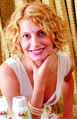 Globally renowned model Andrea Victoria at an Emami beauty promotional 