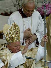 Pope John Paul II delivers the "Urbi et Orbi" blessing during the Easter Mass in St. Peter's Basilica on Sunday
