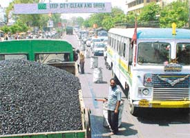 Traffic chaos near Bharat Nagar Chowk in Ludhiana