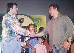 Mr Piruz Khambatta, Chairman and Managing Director, Rasna Private Limited, and Sunny Deol