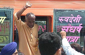 Mr K. N. Govindacharya flags off a yatra in Amritsar