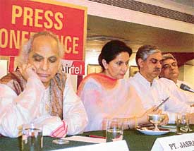 Pandit Jasraj, Ms Preneet Kaur, Mr Sunil Munjal and Javed Akhtar