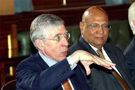 British Foreign Secretary Jack Straw with NRI industrialist and Ambassador for Overseas British Business Lord Swraj Paul