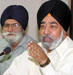 Sardar Paramjit Singh Sarna, president, DSGMC, addressing a press conference on the issue of Punjabi language in the Capital on Friday.