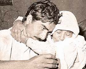 Bachni Bibi with Khushia at Siswan