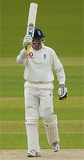 England batsman Marcus Trescothick acknowledges the applause of the crowd after reaching his half century