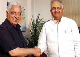 Jammu and Kashmir Chief Minister Mufti Mohammed Sayeed with Deputy Chairman of the Planning Commission K.C. Pant