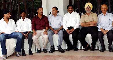 Spin magicians of India pose for lensmen