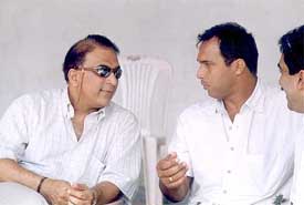 Sunil Gavaskar, chairman of National Cricket Academy, chats with South Zone Academy coach Robin Singh