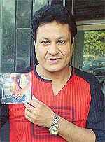 Vikrant with his new Punjabi music album, "Sonne Da Chhalla", in Chandigarh