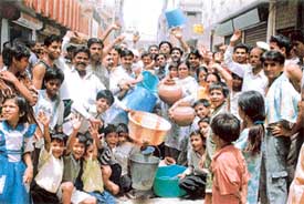 Residents of Ward No. 55 hold a protest against the irregular supply of water to several localities 