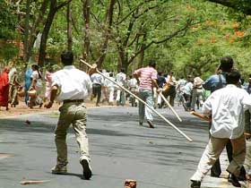 Congress activists chase away BJP workers