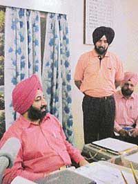 SHO Dilbagh Singh being questioned by Mr Kanwarjit Singh Sandhu, SSP, Vigilance