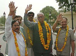A six-member Parliamentary delegation, headed by noted journalist Kuldip Nayar, crosses the Indo-Pak Joint Check Post