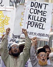 Bangladeshi Islamists chant anti-US slogans