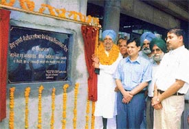MP G.S. Ghalib and DC Anurag Verma at the inaugural ceremony of the pensioners� bhavan