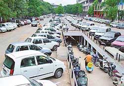 Paid parking remains haphazard despite going to private contractor