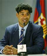 FC Barcelona's new Dutch coach Frank Rijkaard addresses a Press conference