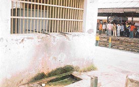 The lone water cooler at platform numbers 6 and 7 of the Ludhiana railway station