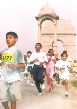 Children taking part in �Run Against Drug Abuse� organised by the Delhi Government at India Gate
