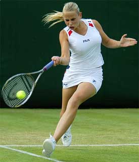 Yugoslavia's Jelena Dokic returns to Switzerland's Emmanuelle Gagliardi