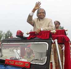 President A.P.J. Abdul Kalam waving to the crowd
