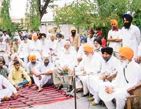 Mr Gurcharan Singh Tohra, Member of the Rajya Sabha