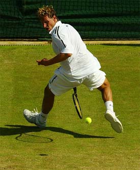 Argentina's David Nalbandian returns to Slovakia's Karol Kucera