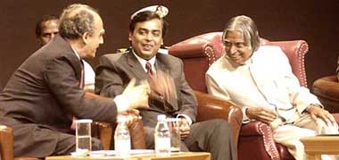President A.P.J. Abdul Kalam with Mukesh Ambani and Union  Minister for Disinvestment Arun Shourie at the Dhirubhai Ambani Memorial Lecture 