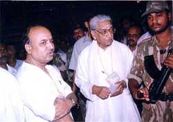 VHP chief Ashok Singhal and senior leader Praveen Togadia 