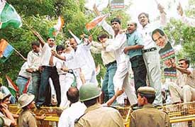 Activists of the Third Front protest
