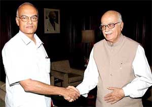 Deputy Prime Minister L. K. Advani with India's newly appointed High Commissioner to Pakistan