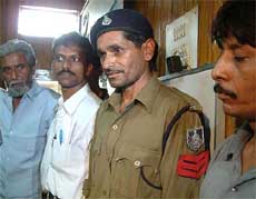 The Bhopal police arrested an imposter Kamta Prasad, alias Saleem, who used to pose as a hawaldar of the police